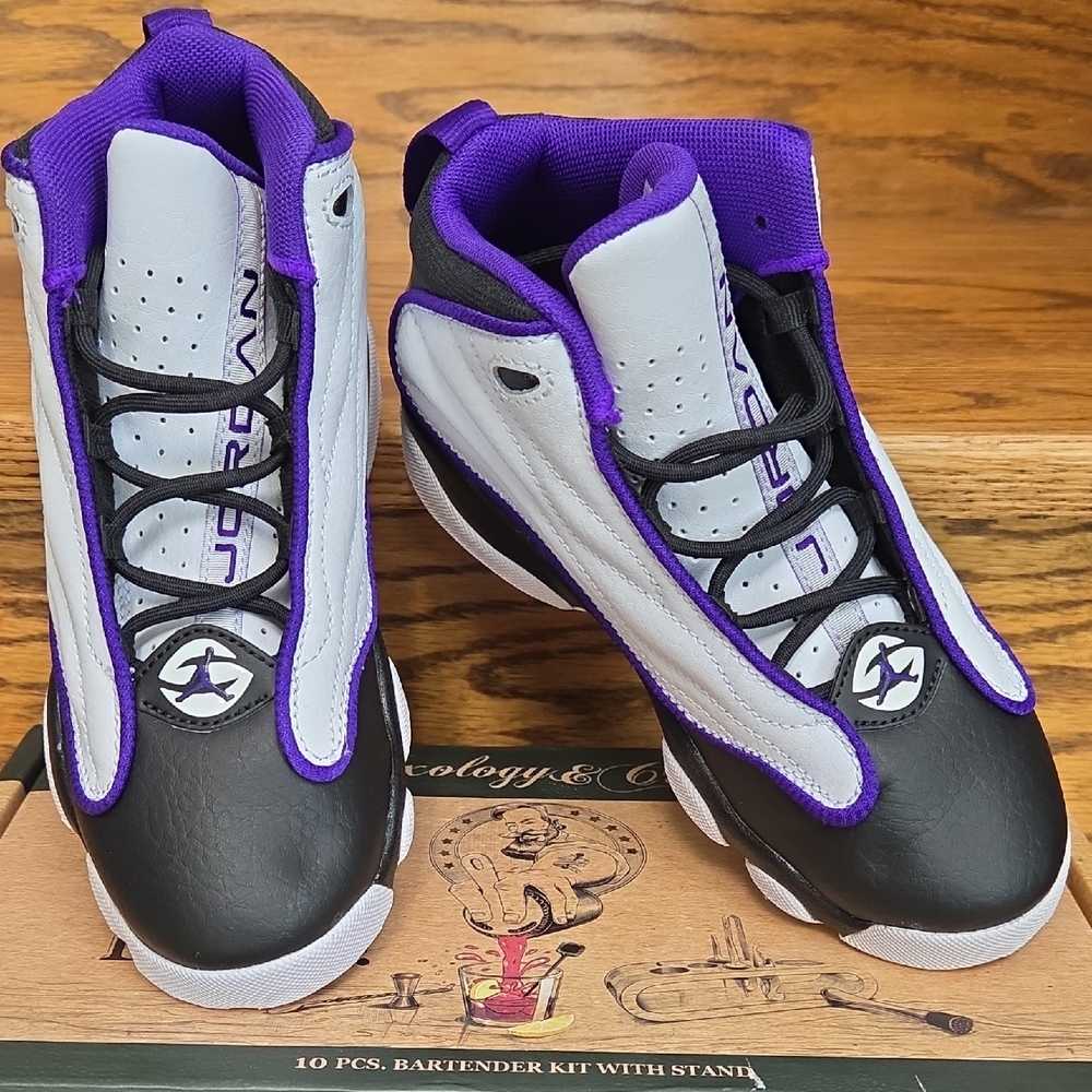 New Never Wore Sz 2 Leather Jordan Kids Sneakers in Black, White, and Purple